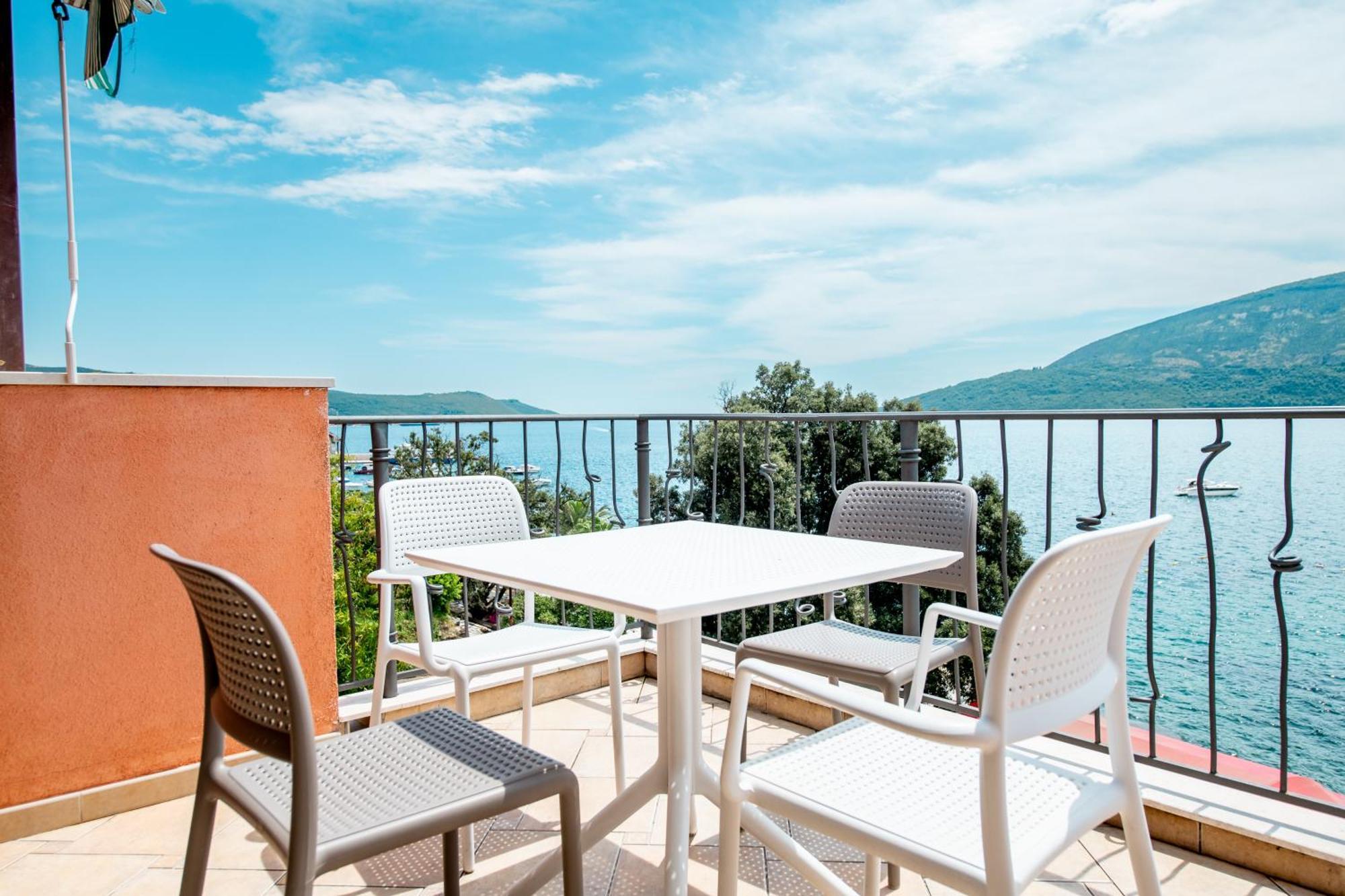 Boka Apartment 1 Herceg Novi Buitenkant foto